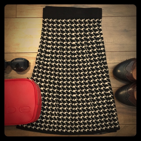 Max Studio Skirt - Picture 2 of 5